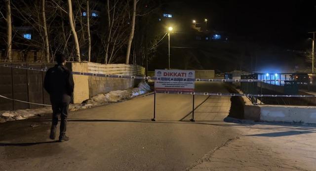 Y&uuml;ksekova&rsquo;da heyelan: Pizok yolu trafiğe kapatıldı 1