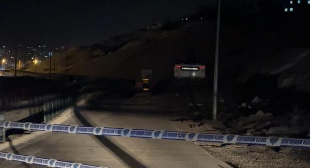 Y&uuml;ksekova&rsquo;da heyelan: Pizok yolu trafiğe kapatıldı 9
