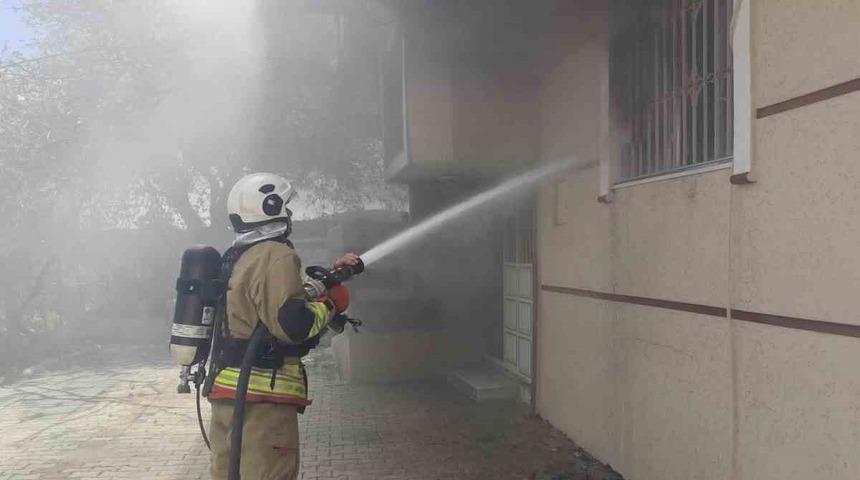Antakya&rsquo;da ev yangını