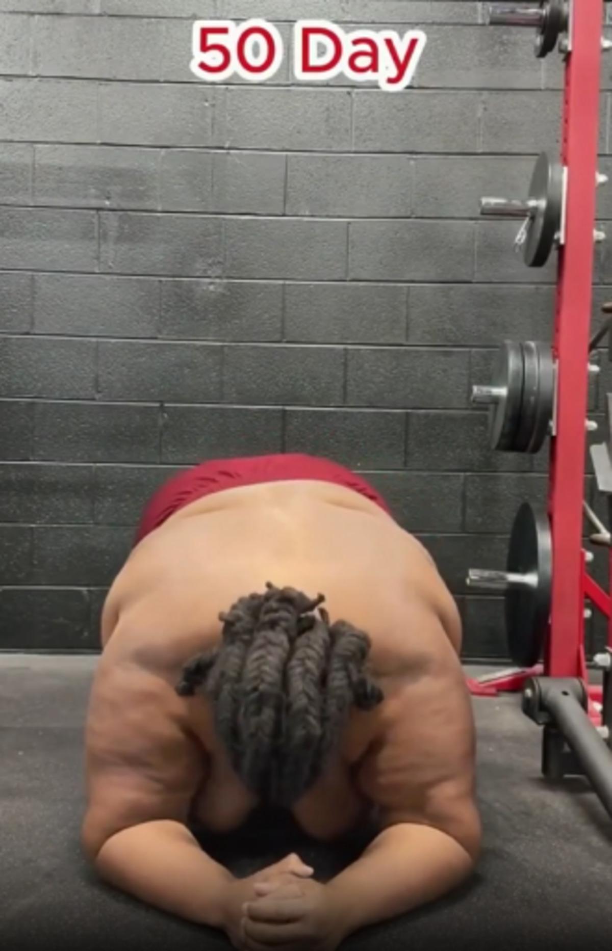 200 Kilodan fit bir g&ouml;r&uuml;n&uuml;me: Bir yılda tanınmayacak hale geldi! 2