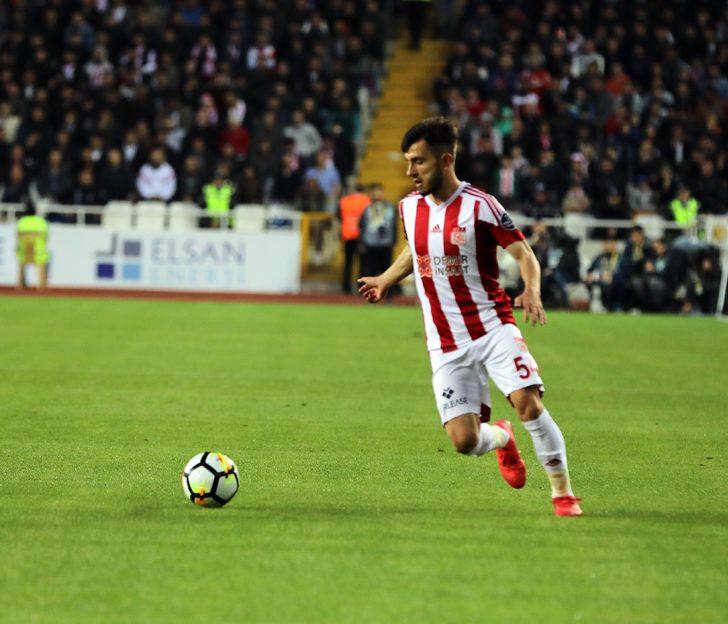 Spor yazarlarından Sivasspor-Fenerbahçe maçı değerlendirmesi! G4