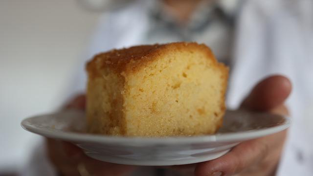 20 yumurta koyuluyor ama asla kokmuyor! Bu tatlıya ilgi büyük