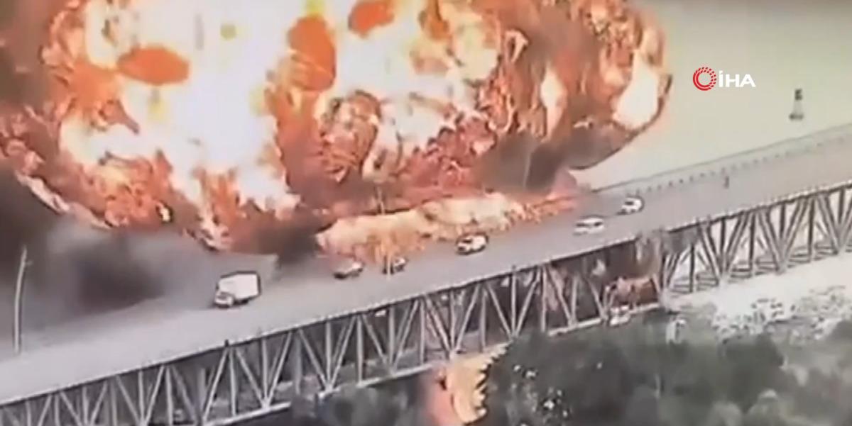 Koca k&ouml;pr&uuml; alev topuna d&ouml;nd&uuml;! G&ouml;r&uuml;nt&uuml;ler dehşete d&uuml;ş&uuml;rd&uuml;: Amerika K&ouml;pr&uuml;s&uuml; nde facia 1