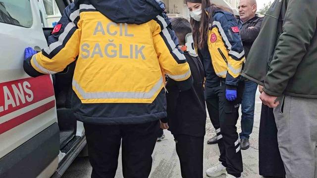 Bisikletli &ccedil;ocuklar otomobille b&ouml;yle &ccedil;arpıştı, kaza anı kamerada 3