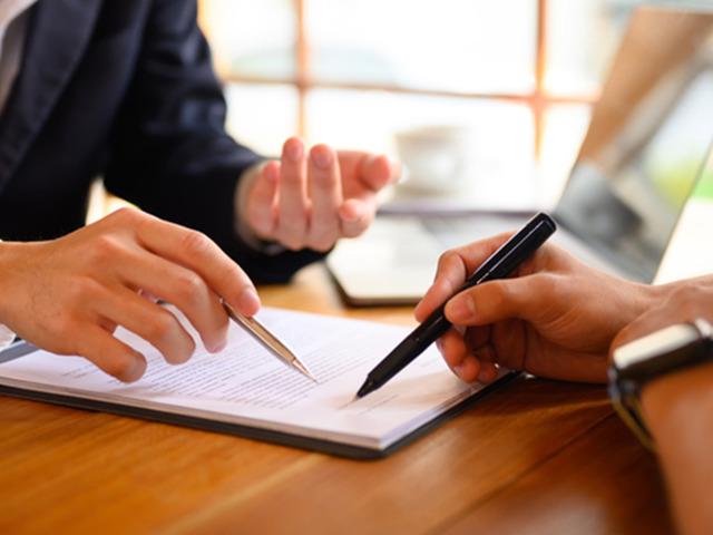 T&uuml;rkiye&rsquo;nin dev holdingi satıldı!