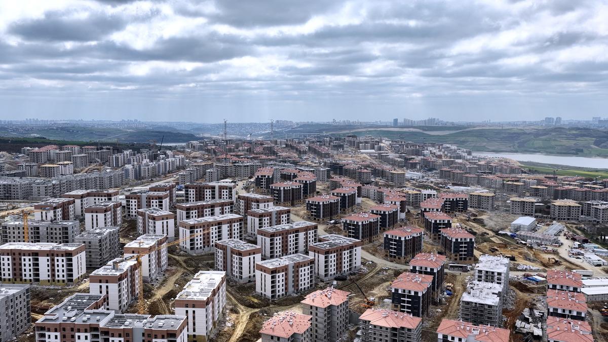 Bakan Kurum, Sazlıbosna daki İlk Evim Projesi nin sosyal konutlarını paylaştı 5