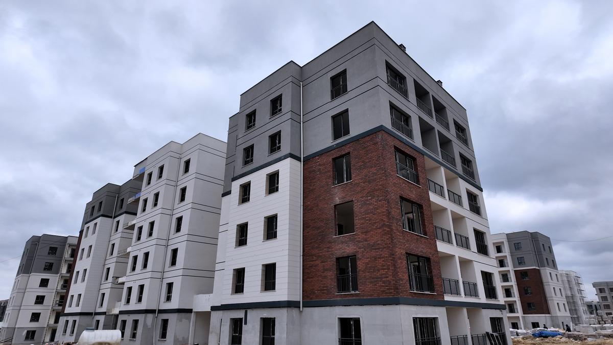 Bakan Kurum, Sazlıbosna daki İlk Evim Projesi nin sosyal konutlarını paylaştı 12