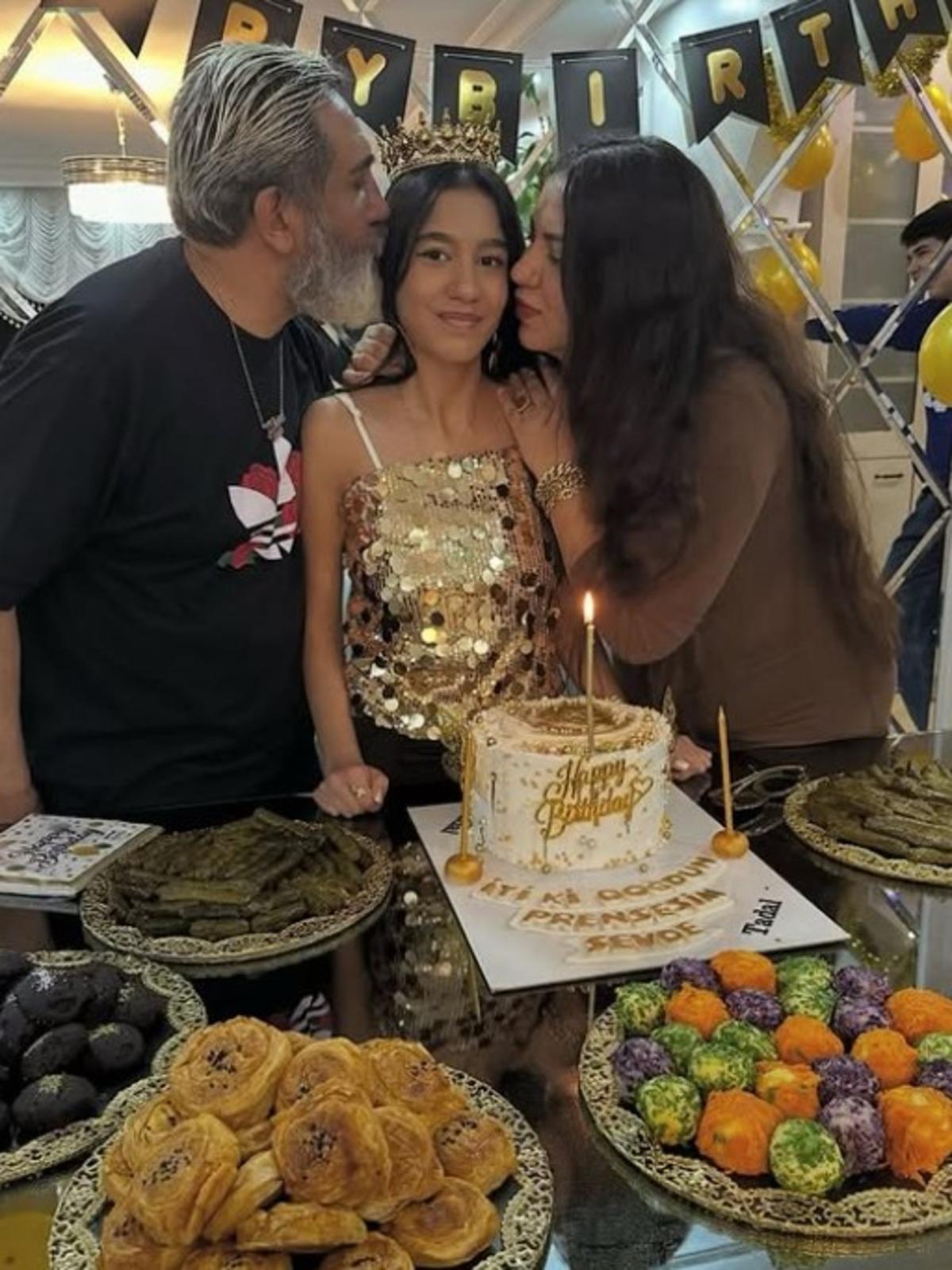 Tarık Meng&uuml;&ccedil; sır gibi sakladığı kızı Sevde yi paylaştı!   Annesinin kopyası   2