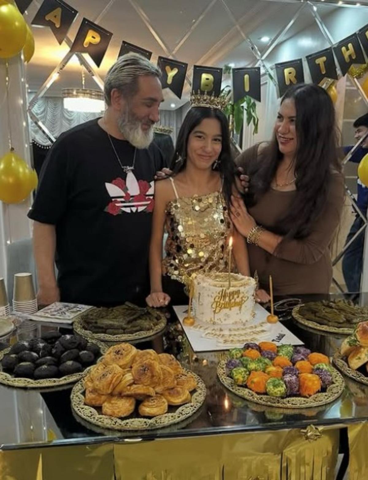 Tarık Meng&uuml;&ccedil; sır gibi sakladığı kızı Sevde yi paylaştı!   Annesinin kopyası   1