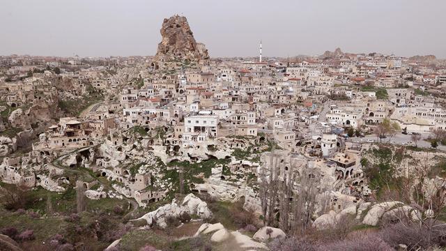 Mağaralar depo olarak kullanılıyor: '3047 nüfuslu beldede önemli gelir kaynağı'