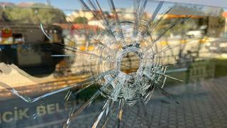 Belediyenin mağazası kurşunlandı! Eski belediye başkanı gözaltına alındı