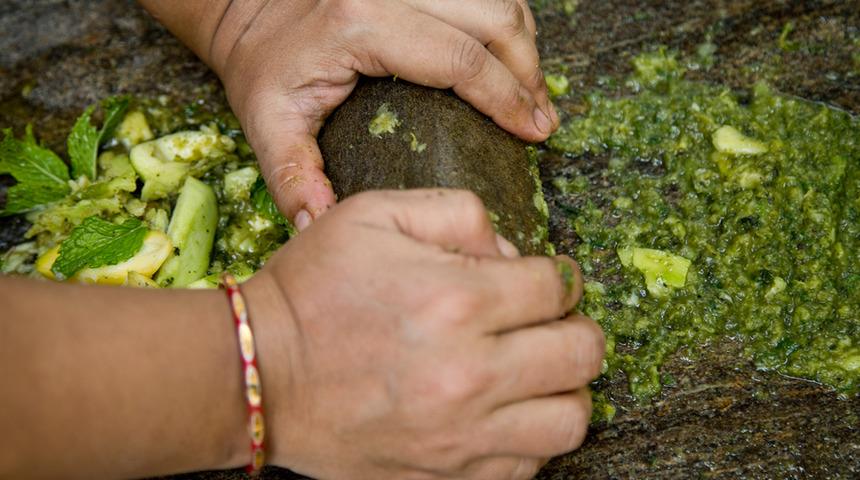 G&uuml;nde 1 bardak i&ccedil;en farkı g&ouml;r&uuml;yor! Nane suyunun etkisi şaşırttı