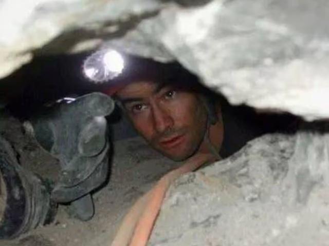 25 santimlik alanda 27 saat mahsur kaldı: Tıp &ouml;ğrencisi hayatını kaybetti