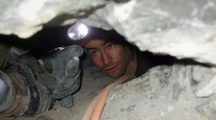 25 santimlik alanda 27 saat mahsur kaldı: Tıp &ouml;ğrencisi hayatını kaybetti