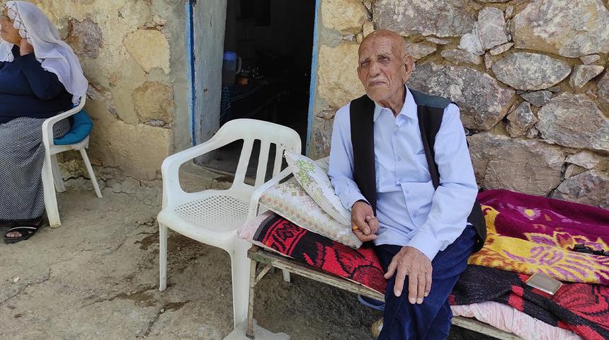 Tarihe tanıklık eden &ouml;m&uuml;r: 136 yaşındaki Mehmet dede zamana meydan okuyor!