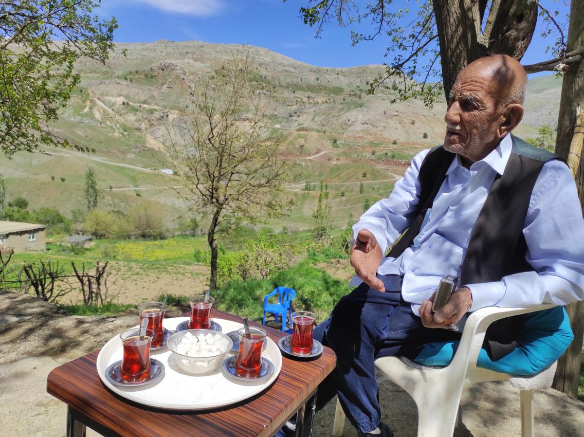 Tarihe tanıklık eden &ouml;m&uuml;r: 136 yaşındaki Mehmet dede zamana meydan okuyor! 2