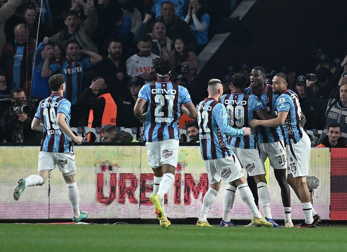 DERBİLER HAFTASINDA ZAFER FENERBAH&Ccedil;E NİN 3