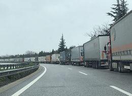 Kapıkule'de 7 kilometrelik TIR kuyruğu