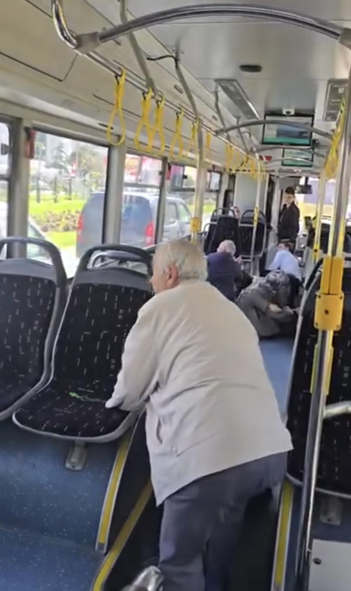 İstanbul daki &ccedil;atışmada y&uuml;rekler ağza geldi! Kurşun İETT otob&uuml;s&uuml;ne isabet etti 1