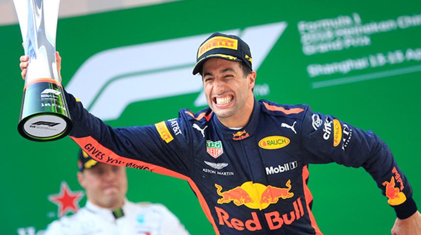 Formula 1 Çin Grand Prix'ini  Daniel Ricciardo kazandı