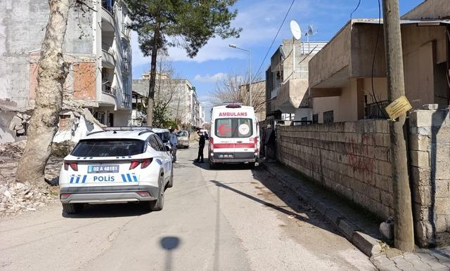 54 yaşındaki adam evinde &ouml;l&uuml; bulundu 1