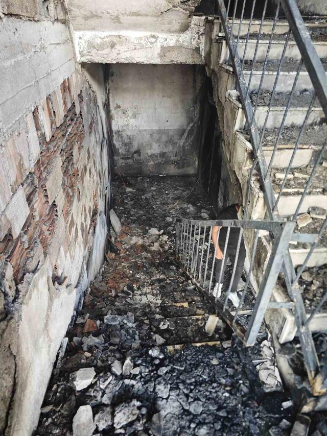 Mardin&rsquo;de m&uuml;stakil evde &ccedil;ıkan yangında 4 kişi dumandan etkilendi 2