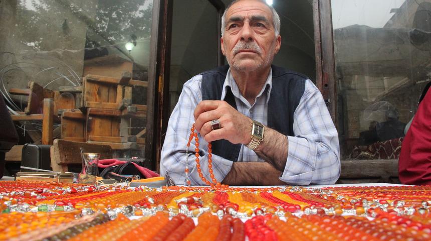 Tespih fiyatları altınla yarışıyor