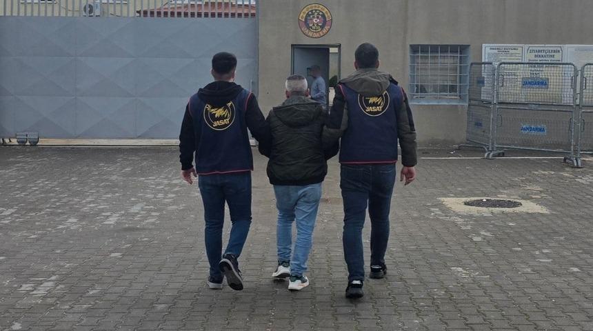 Hırsızlık su&ccedil;undan kesinleşmiş cezayla aranan şahıs yakalandı