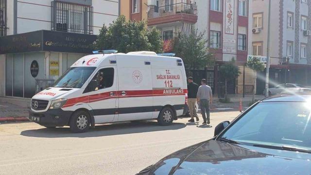 Husumetli akrabalar arasında bı&ccedil;aklı kavga: 2 yaralı 2