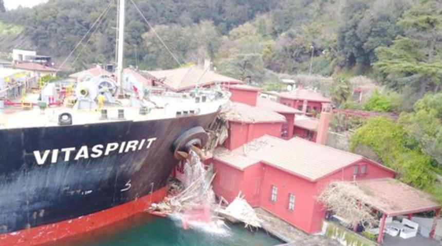 İstanbul Boğazı'nda geminin yalıya çarpma nedeni kara kutuda ortaya çıktı