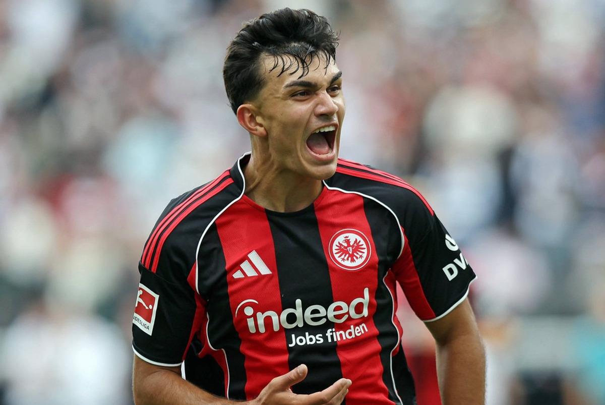 Can Uzun u medya &ouml;n&uuml;nde yerden yere vurdu! Milli futbolcumuza b&uuml;y&uuml;k ayıp 2