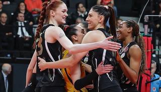 Sultanlar Ligi play-off final serisinde VakıfBank, Fenerbah&ccedil;e'yi 3-0 mağlup etti