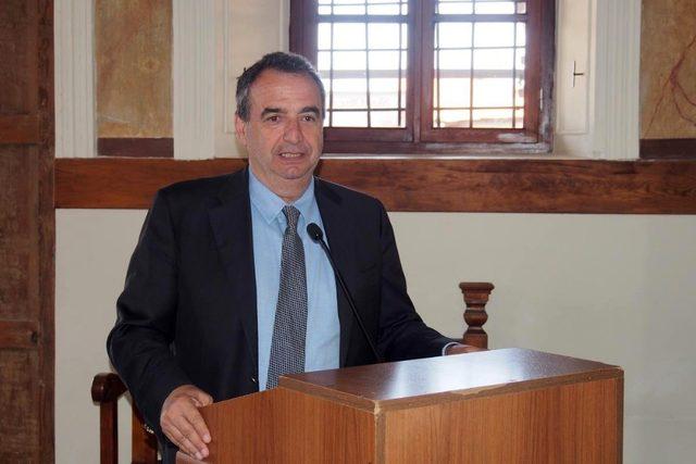 Ayvalık Belediye Başkanı Gençer:  “Zeytini devlet korumalı”