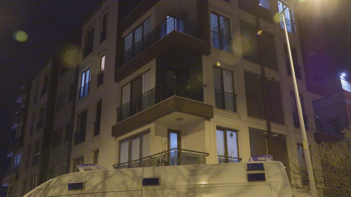 &Ccedil;ekmek&ouml;y de aile katliamı! Annesini ve ağabeyini silahla vurarak &ouml;ld&uuml;rd&uuml; 1