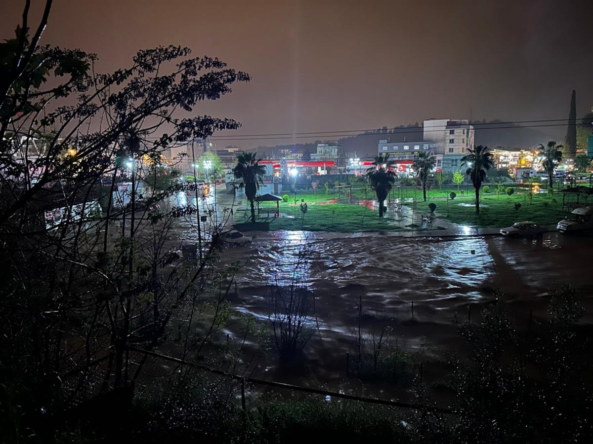 Osmaniye kabusu yaşadı! Selde can kayıpları var... Evler, iş yerleri, hastane morgu sular altında kaldı 7