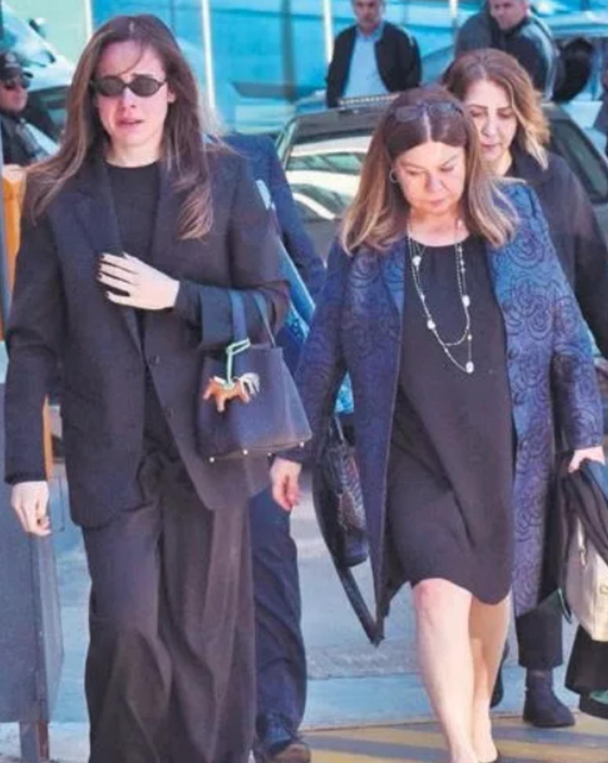 Revna &Ccedil;akır ve &Ouml;mer Sarıg&uuml;l ayrıldı! 1.5 milyar lira tazminat istedi ama... 1