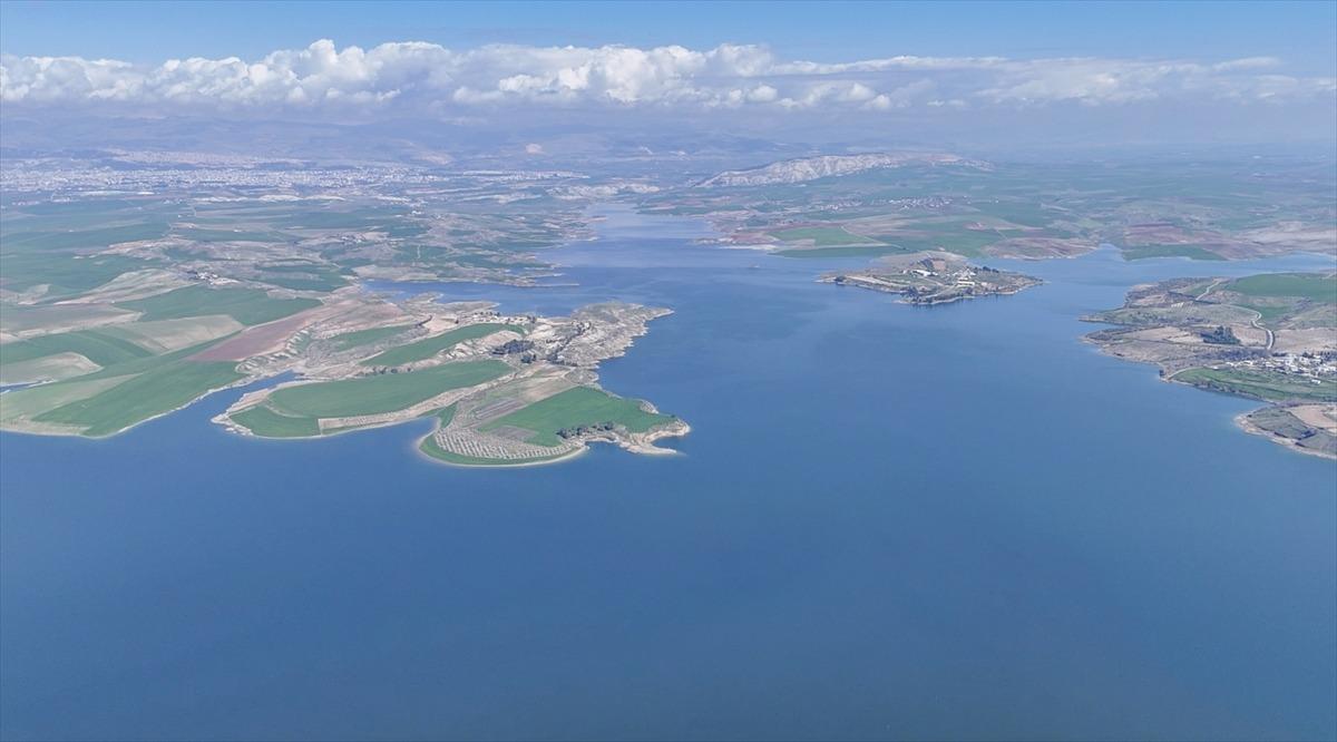 T&uuml;rkiye&rsquo;yi besleyen baraj doldu! Atat&uuml;rk Barajı son 30 yılın zirvesinde 2