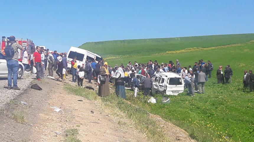 Diyarbakır'da feci kaza: Çok sayıda yaralı var