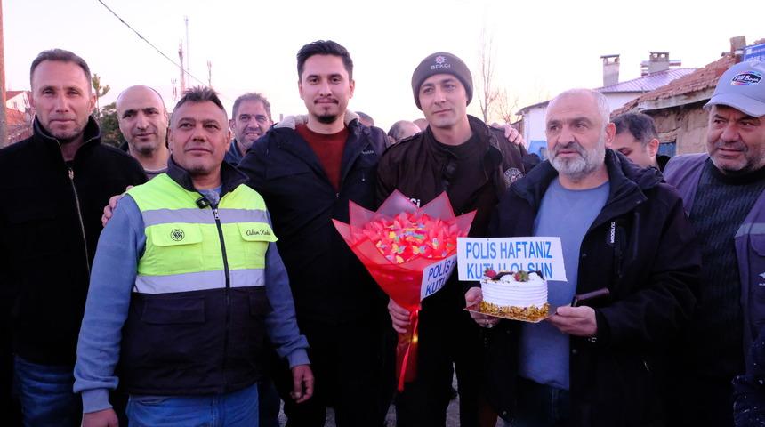 Sivas'ta kavga ihbarına gelen polislere davul zurnalı kutlama