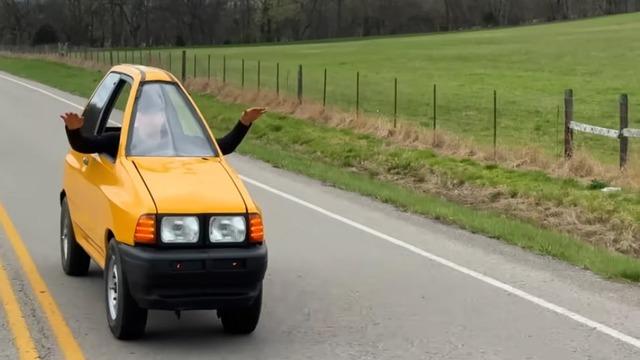 Dünyanın en ince otomobili! Görenler gözlerine inanamıyor