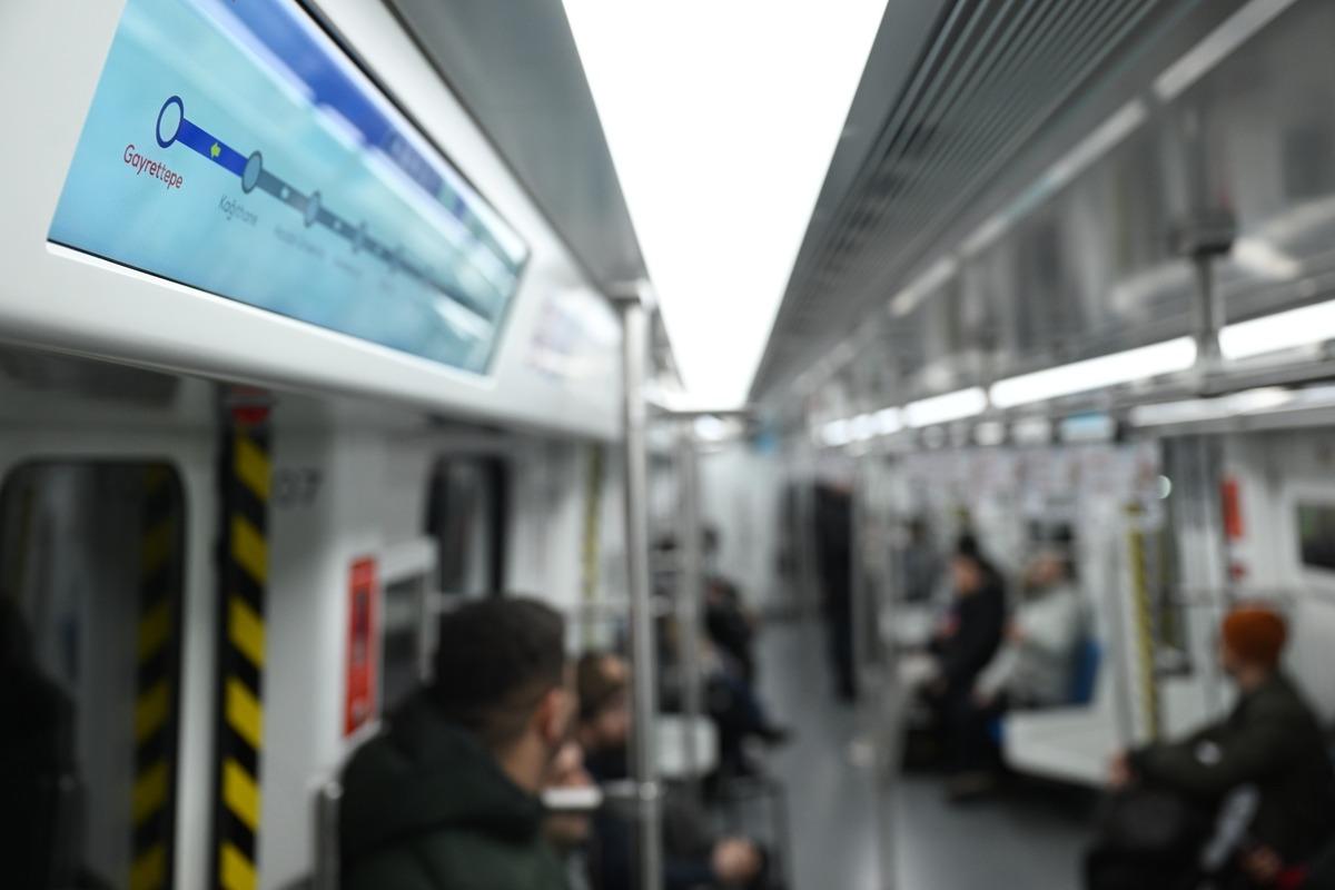  İstanbul trafiğine nefes aldırıyor  Bakan Uraloğlu duyurdu: İstanbul Havalimanı metrosunda yeni rekor 4