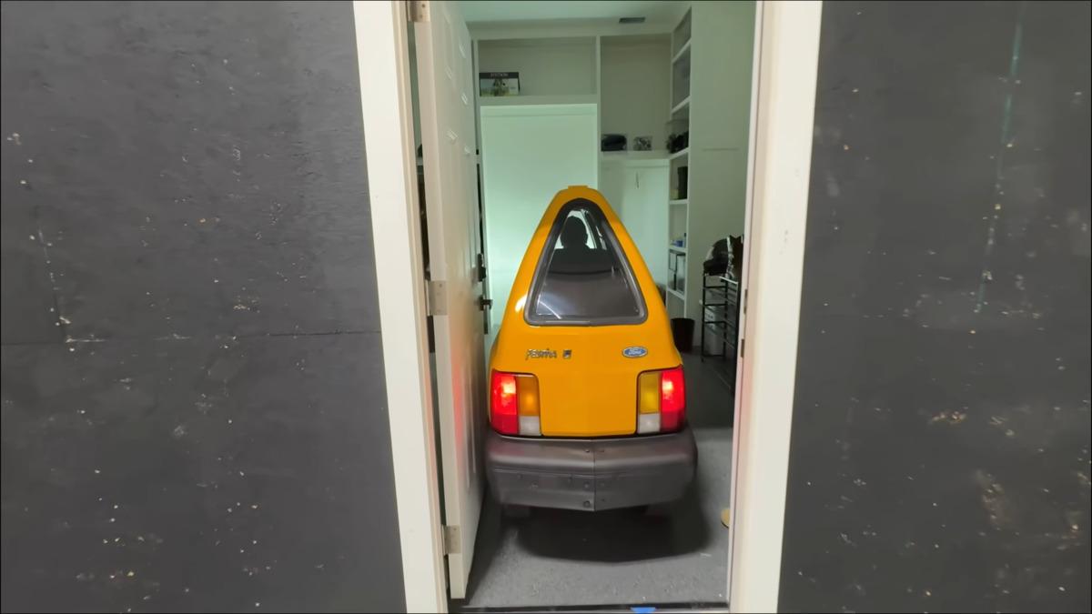 D&uuml;nyanın en ince otomobili! G&ouml;renler g&ouml;zlerine inanamıyor 1