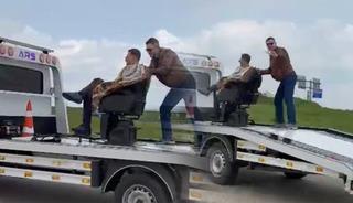 M&uuml;şterisini &ccedil;ekici &uuml;zerinde traş etti