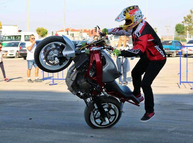 Akrobatik motosiklet sporcusunun kaza anı kask kamerasında