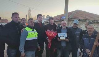 Polisleri davul-zurnayla karşıladılar