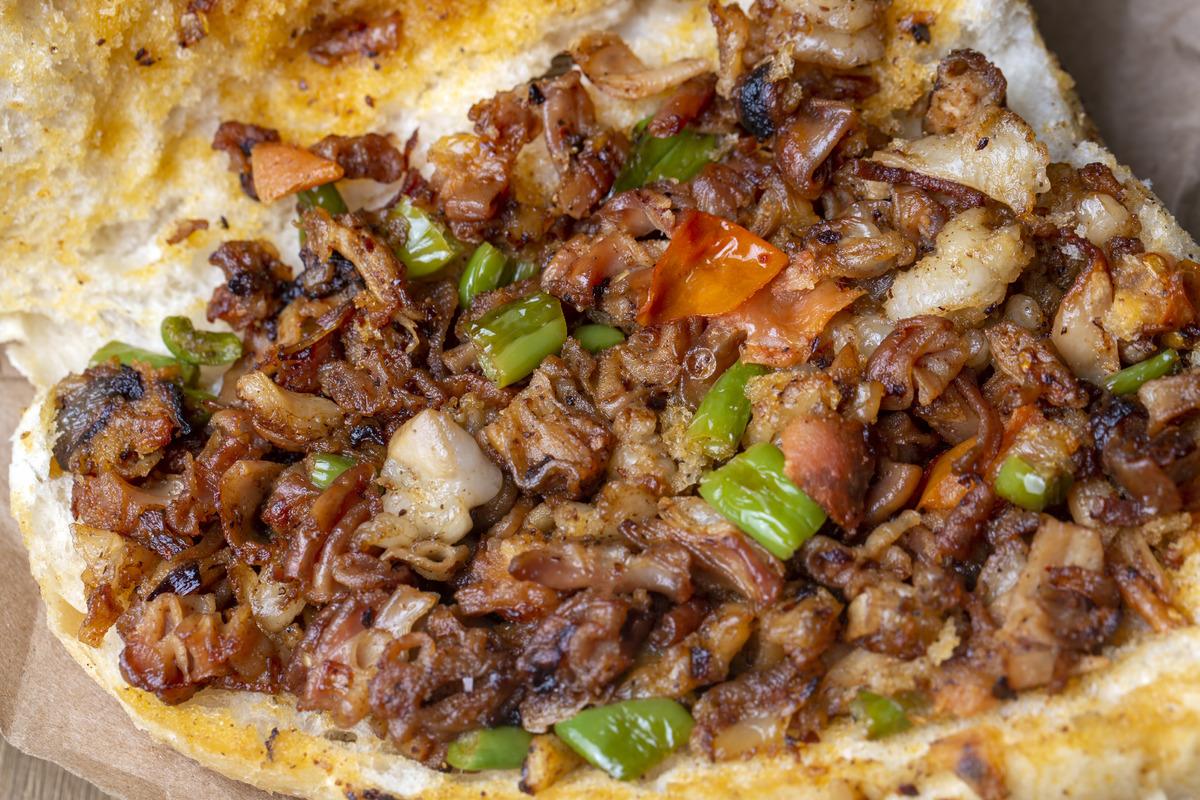 Dünyanın konuştuğu Türk lezzeti! Turistler yemek için sıraya giriyor 5