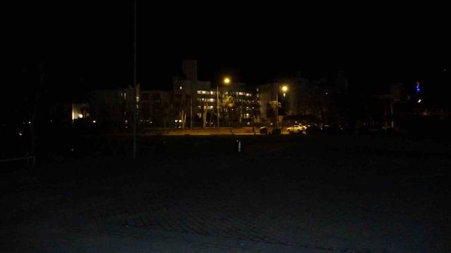 Turizm merkezinde karanlık yol sitemi 5