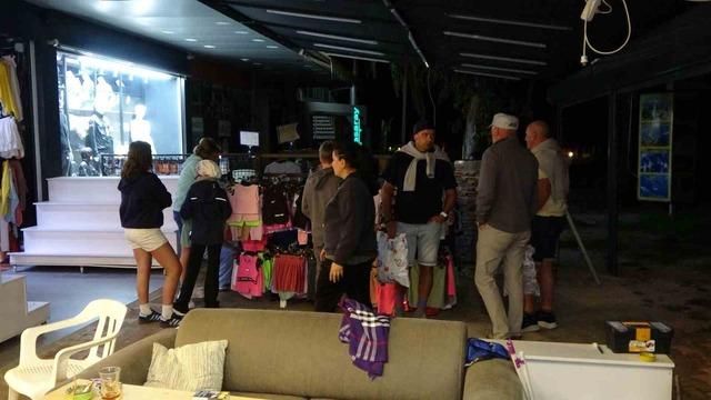 Turizm merkezinde karanlık yol sitemi 4