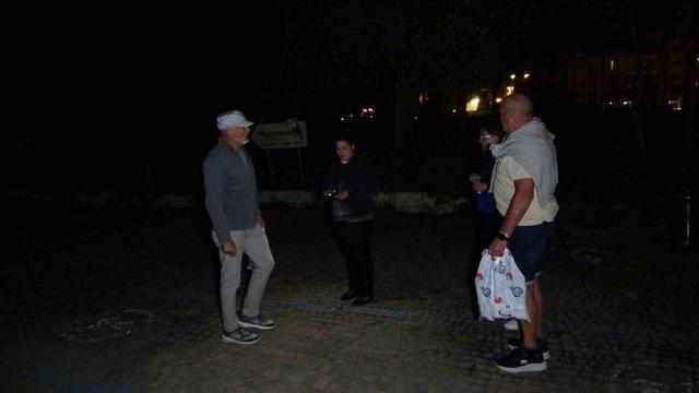 Turizm merkezinde karanlık yol sitemi 1