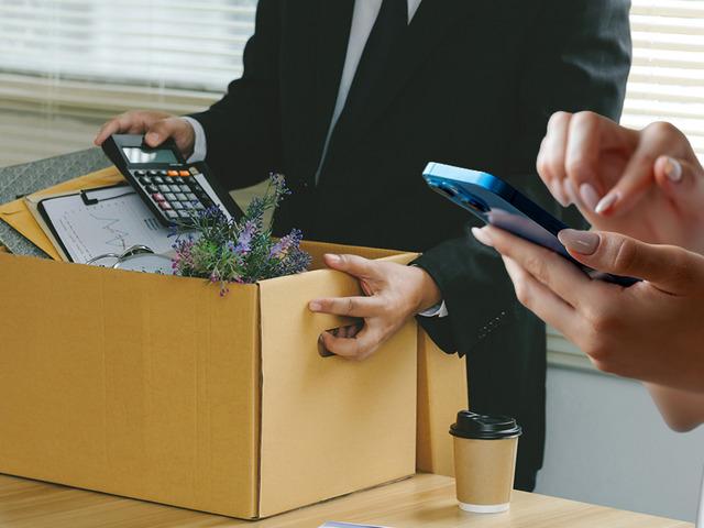 WhatsApp gerek&ccedil;e g&ouml;sterildi, Yargıtay işten &ccedil;ıkarma i&ccedil;in kararını verdi